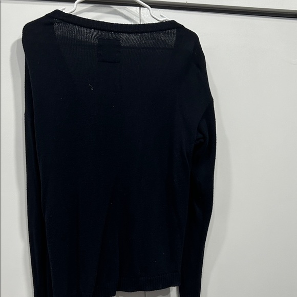 Hollister Women's Deep dark blue V-Neck Sweater - Picture 4 of 4